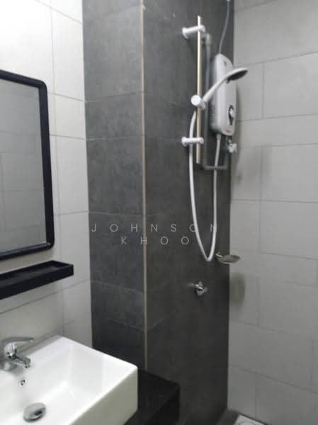 Kediaman Servis untuk Dijual di Amani Residence - Johnson Khoo - Bathroom - PropertyGuru.com.my