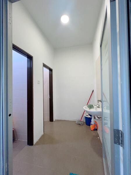 Shop / Office for Rent in Pandamaran (Klang) - Ang . - Interior - PropertyGuru.com.my