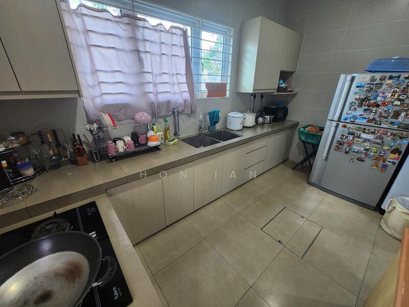 Semi-Detached House for Sale in Kinrara Residence (Puchong) - Hon Ian - Kitchen - PropertyGuru.com.my