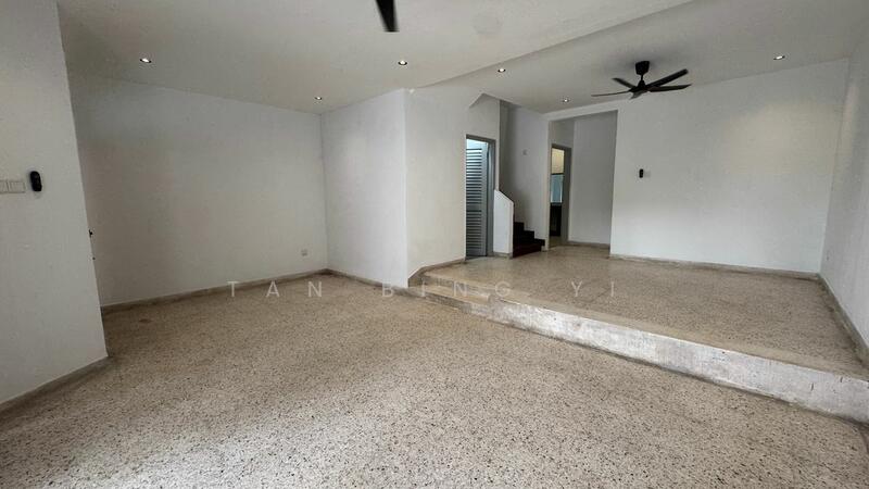2-storey Terraced House for Sale in Taman Perling (Perling) - Tan Bing Yi - Living Room - PropertyGuru.com.my