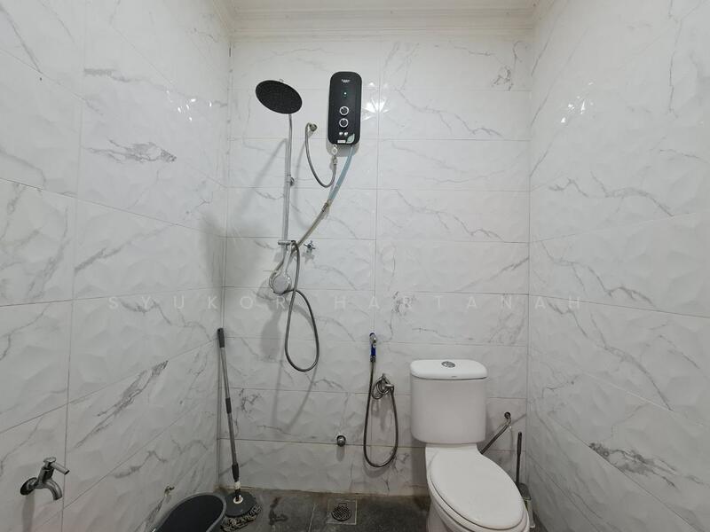 2-storey Terraced House for Sale in Puncak Alam (Selangor) - Syukor Hartanah - Bathroom - PropertyGuru.com.my