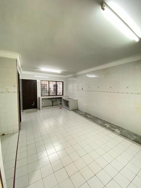 Taman Pelangi untuk Untuk Disewa - RM 3,500 /bulan, Feb 2026 - Kitchen - PropertyGuru.com.my