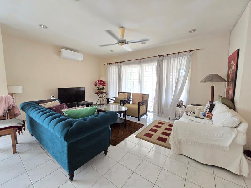 Emerald Heights Taman Puncak Jalil untuk Untuk Dijual - RM 950,000, Mac 2026 - Living Room - PropertyGuru.com.my