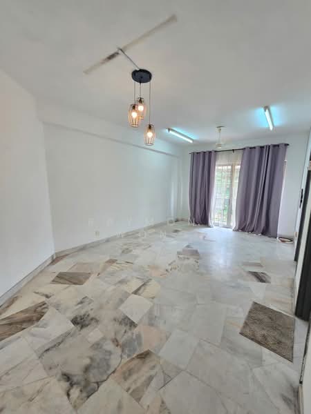 Kondominium untuk Dijual di Pandan Heights Condominium - Raymond Wong - Living Room - PropertyGuru.com.my