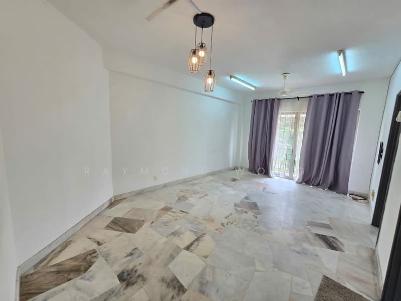 Kondominium untuk Dijual di Pandan Heights Condominium - Raymond Wong - Living Room - PropertyGuru.com.my