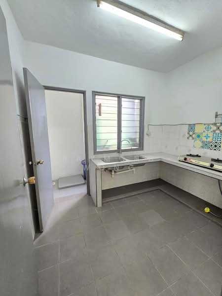 Kondominium untuk Dijual di Pandan Heights Condominium - Raymond Wong - Kitchen - PropertyGuru.com.my