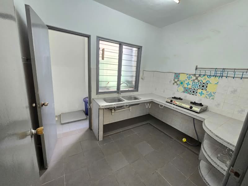 Kondominium untuk Dijual di Pandan Heights Condominium - Raymond Wong - Kitchen - PropertyGuru.com.my