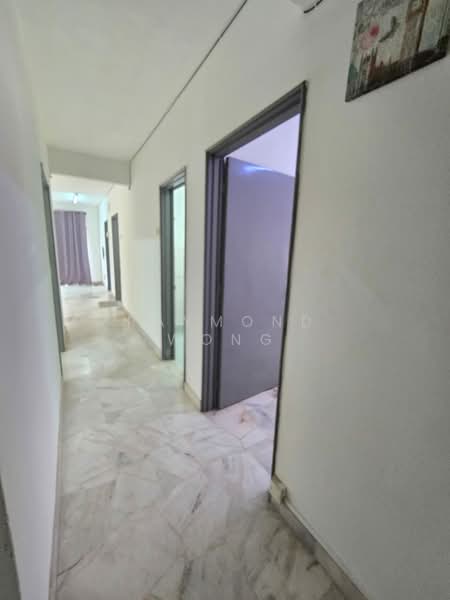 Kondominium untuk Dijual di Pandan Heights Condominium - Raymond Wong - Corridor - PropertyGuru.com.my