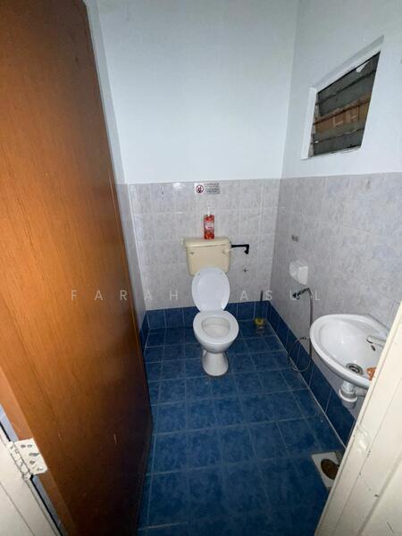 Shop / Office for Rent in Taman Tropika 2 (Kajang) - Farah Rasul - Bathroom - PropertyGuru.com.my