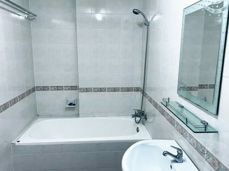 Kondominium untuk Disewa di Putra Place Condominium - Bosco Teoh - Bathroom - PropertyGuru.com.my