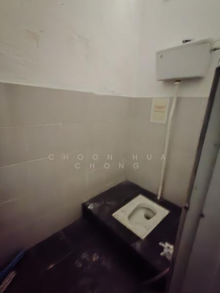 Shop for Rent in Bandar Baru Nilai (Nilai) - Choon Hua Chong - Bathroom - PropertyGuru.com.my