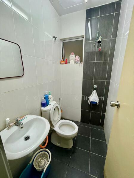 Bandar Country Homes untuk Untuk Dijual - RM 378,000, Apr 2026 - Bathroom - PropertyGuru.com.my