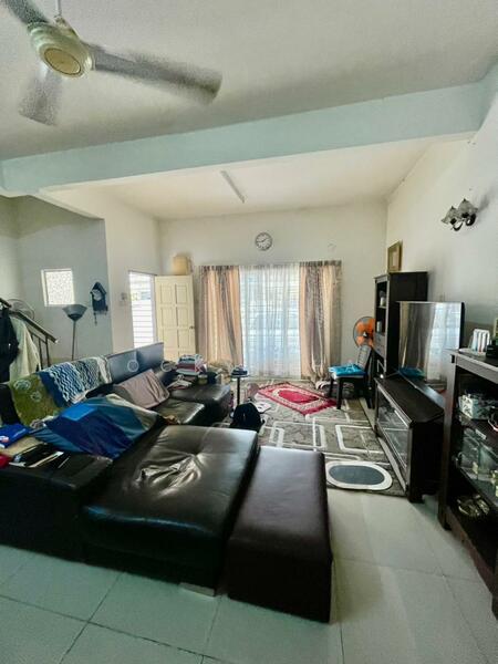 Bandar Country Homes untuk Untuk Dijual - RM 378,000, Apr 2026 - Living Room - PropertyGuru.com.my