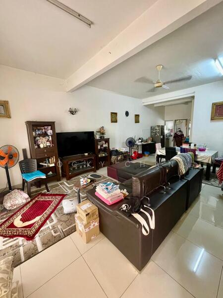 Bandar Country Homes untuk Untuk Dijual - RM 378,000, Apr 2026 - Living Room - PropertyGuru.com.my