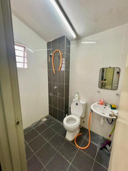Bandar Country Homes untuk Untuk Dijual - RM 378,000, Apr 2026 - Bathroom - PropertyGuru.com.my