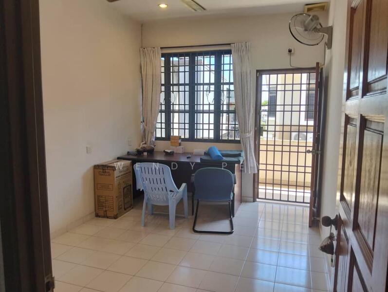 Semi-Detached House for Sale in Taman Pandan (Butterworth) - Wendy Pey - Study - PropertyGuru.com.my