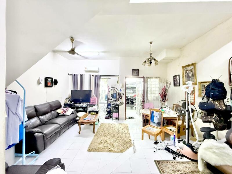 2-storey Terraced House for Sale in Bandar Tasik Selatan (Kuala Lumpur) - Deeya Yusof - Living Room - PropertyGuru.com.my