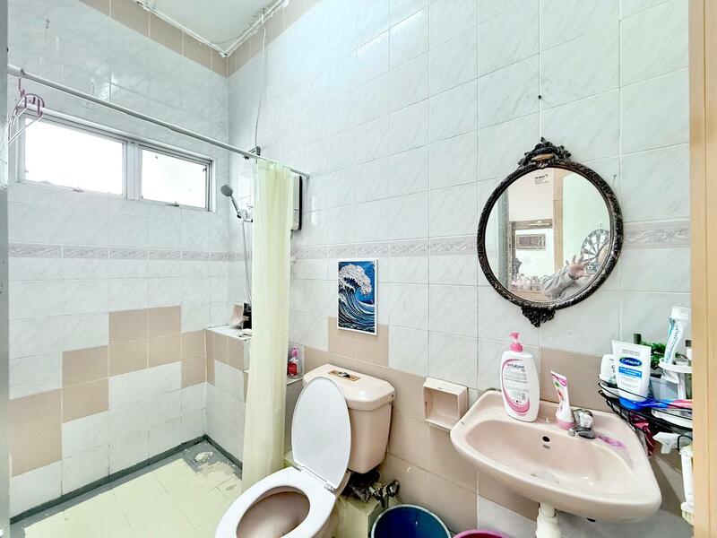 2-storey Terraced House for Sale in Bandar Tasik Selatan (Kuala Lumpur) - Deeya Yusof - Bathroom - PropertyGuru.com.my