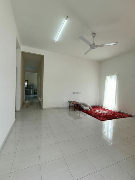 Batu Gajah Single Storey Corner Lot Bungalow For Rent Perak untuk Untuk Disewa - RM 1,050 /bulan, Feb 2026 - Living Room - PropertyGuru.com.my