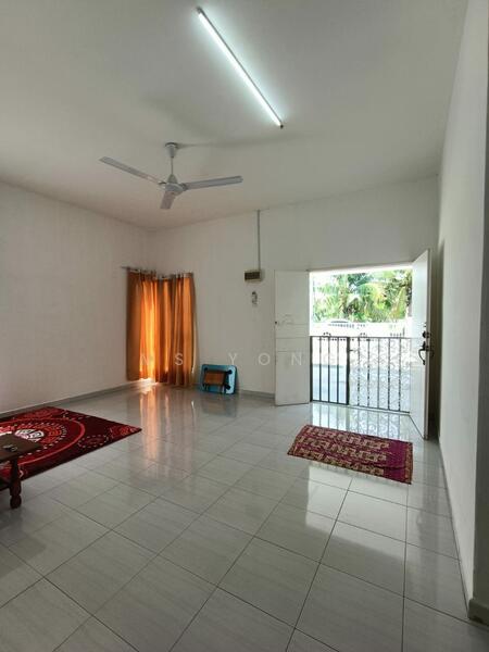 Batu Gajah Single Storey Corner Lot Bungalow For Rent Perak untuk Untuk Disewa - RM 1,050 /bulan, Feb 2026 - Living Room - PropertyGuru.com.my