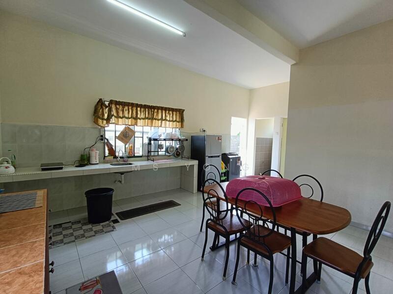 Batu Gajah Single Storey Corner Lot Bungalow For Rent Perak untuk Untuk Disewa - RM 1,050 /bulan, Feb 2026 - Kitchen - PropertyGuru.com.my