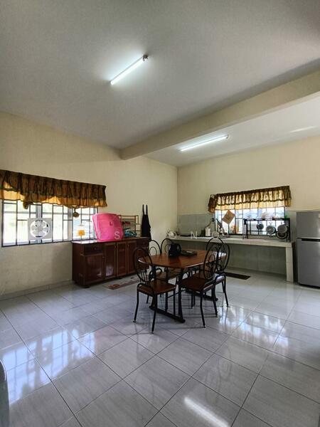 Batu Gajah Single Storey Corner Lot Bungalow For Rent Perak untuk Untuk Disewa - RM 1,050 /bulan, Feb 2026 - Kitchen - PropertyGuru.com.my