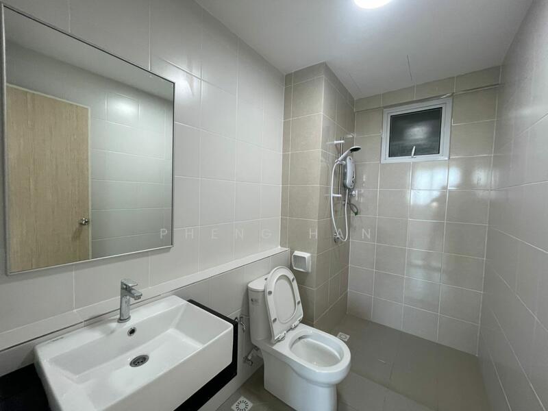 Havana Beach Residences untuk Untuk Disewa - RM 1,400 /bulan, Feb 2026 - Bathroom - PropertyGuru.com.my