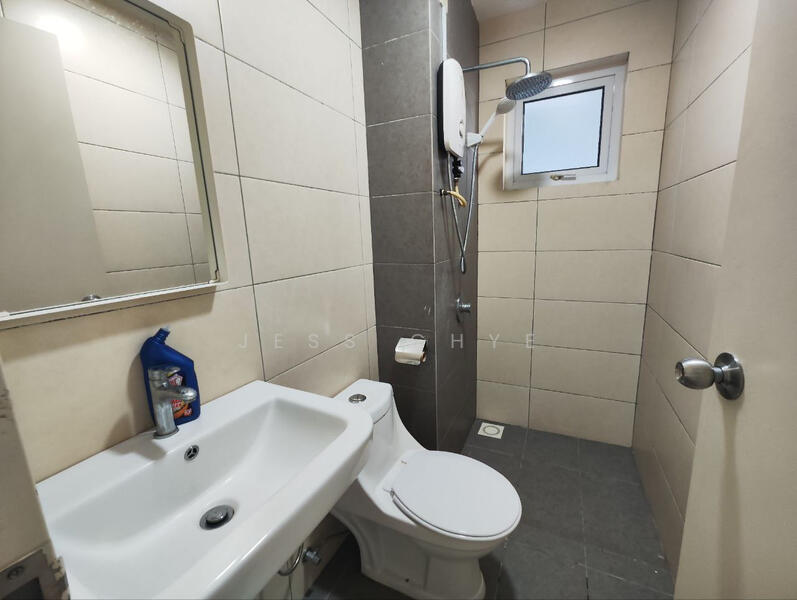 Condominium for Rent at The Holmes 1 - Jess Chye - Bathroom - PropertyGuru.com.my