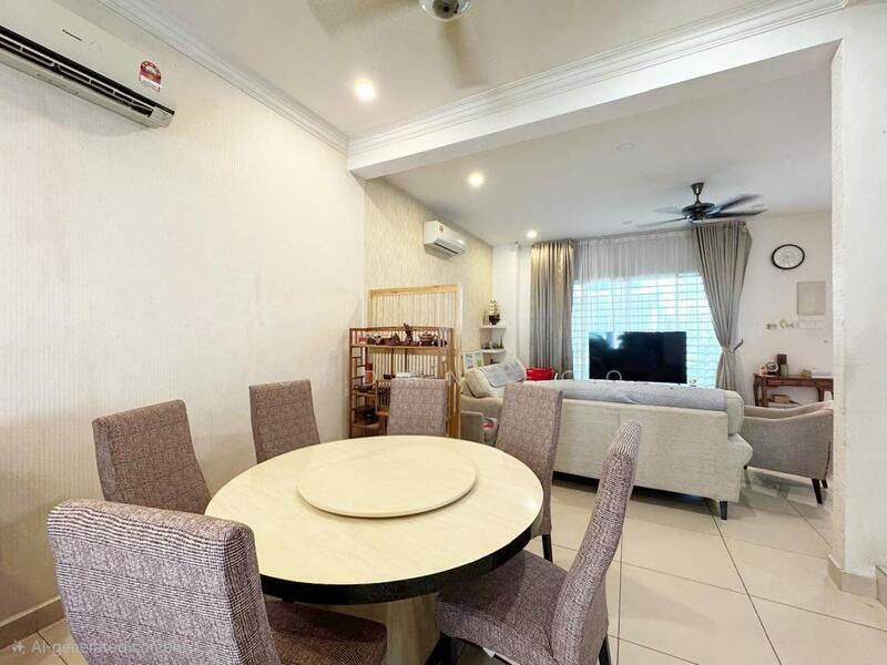 3.5-storey Terraced House for Sale in Taman Villa Oren (Bukit Mertajam) - Jordan Foo - Living Room - PropertyGuru.com.my