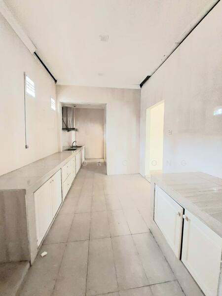 Taman Daya - Jalan Enau 16,20 untuk Untuk Dijual - RM 768,000, Feb 2026 - Kitchen - PropertyGuru.com.my
