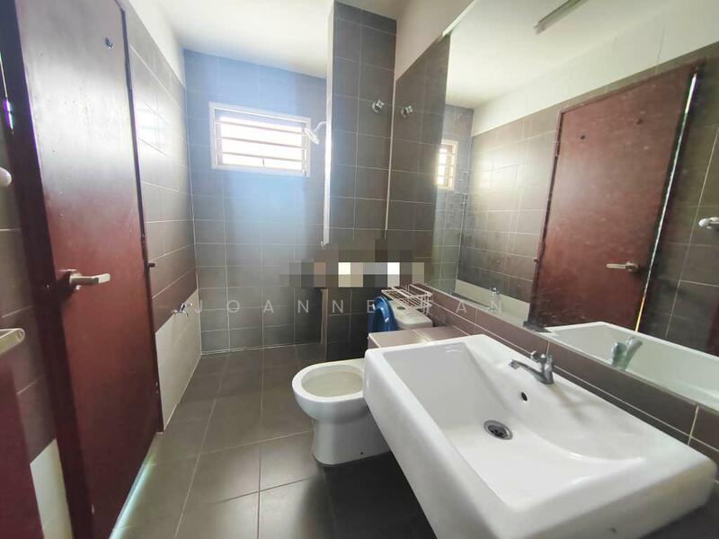 2-storey Terraced House for Sale in Bukit Raja (Selangor) - Joanne Tan - Bathroom - PropertyGuru.com.my