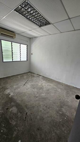 Shop / Office for Sale in Taman Tasek (Johor Bahru) - Chen Shieh Yu - Interior - PropertyGuru.com.my