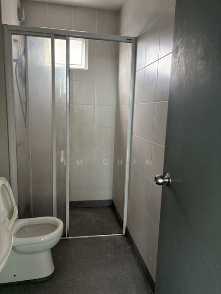 Meridin Bayvue Serviced Apartment untuk Untuk Disewa - RM 1,600 /bulan, Feb 2026 - Bathroom - PropertyGuru.com.my