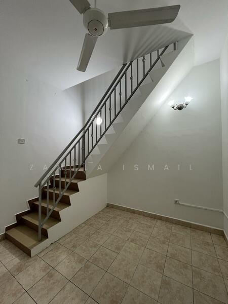 Jalan Adang Bukit Jelutong untuk Untuk Disewa - RM 2,800 /bulan, Feb 2026 - Interior - PropertyGuru.com.my