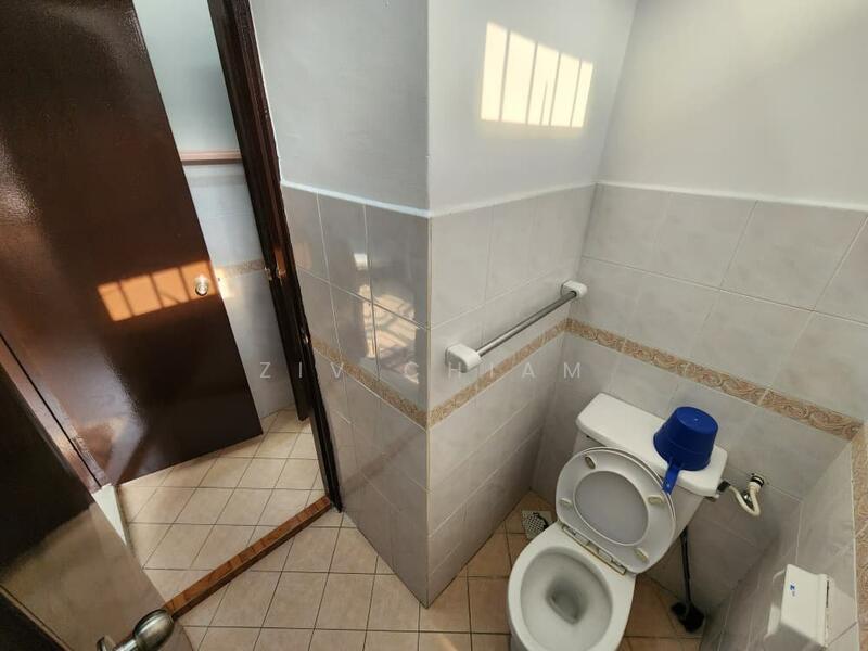 1.5-storey Terraced House for Sale in Masai (Johor) - Ziv Chiam - Bathroom - PropertyGuru.com.my