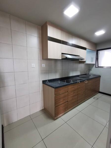 Condominium for Sale at The WaterEdge (Pinggiran Air) - Seiya Liang - Kitchen - PropertyGuru.com.my