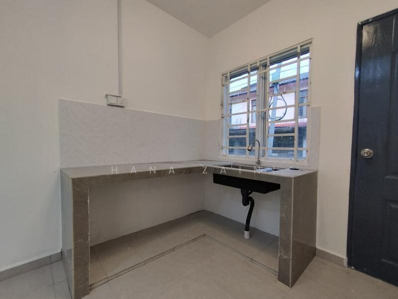 Terraced House for Sale in Rawang (Selangor) - Hana Zaini - Kitchen - PropertyGuru.com.my