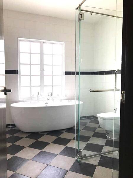 2.5-storey Terraced House for Sale in Cyberjaya (Selangor) - Ganabathi A/L Ramachandran - Bathroom - PropertyGuru.com.my