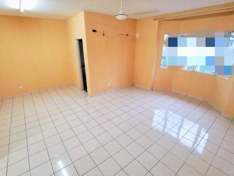 2-storey Terraced House for Sale in Taman Megah Kepong (Kepong) - Kim Meng Lew - Living Room - PropertyGuru.com.my