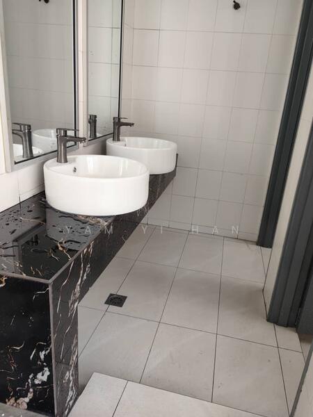 Shop / Office for Sale in Taman Bukit Raja (Klang) - Yam Yi Han - Bathroom - PropertyGuru.com.my