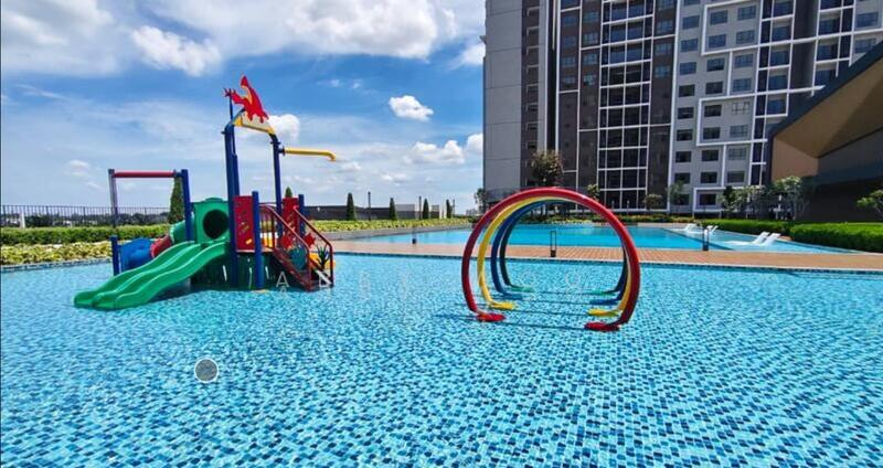 Seiring Residensi untuk Untuk Disewa - RM 2,200 /bulan, Apr 2026 - Pool - PropertyGuru.com.my