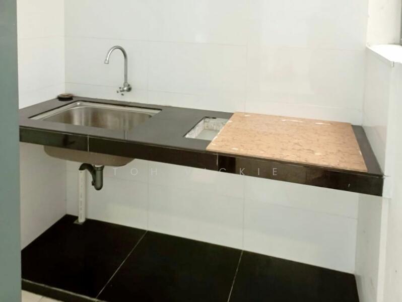 Condominium for Rent at Lakefront Homes - TOH VICKIE - Kitchen - PropertyGuru.com.my