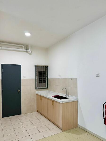 Condominium for Rent at Lakefront Homes - TOH VICKIE - Kitchen - PropertyGuru.com.my