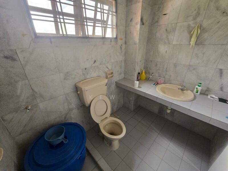 Terraced House for Sale in Bandar Sungai Long (Selangor) - Kew . - Bathroom - PropertyGuru.com.my