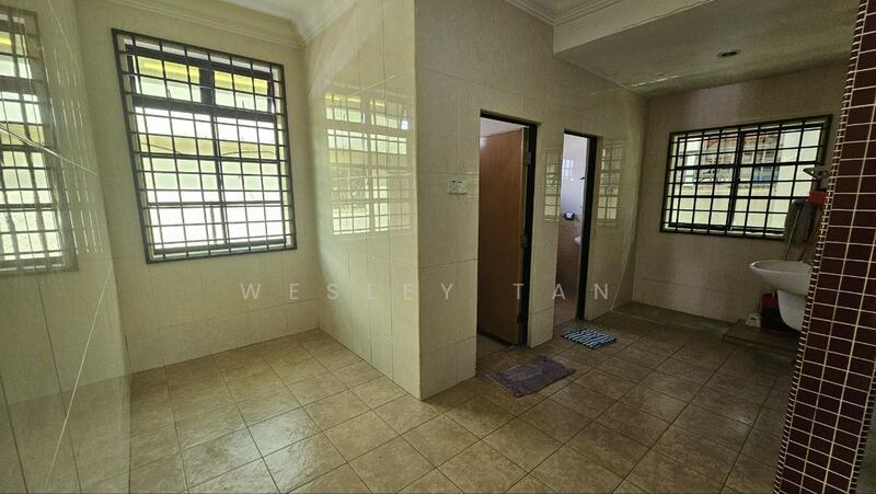 Taman Kelemak Jaya untuk Untuk Disewa - RM 2,000 /bulan, Feb 2026 - Bathroom - PropertyGuru.com.my