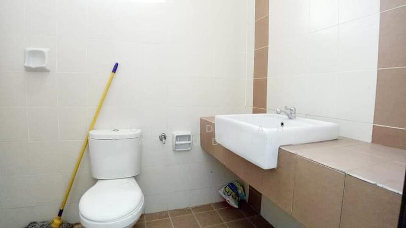 2-storey Terraced House for Sale in Bandar Puncak Alam (Puncak Alam) - NORFADILAH ZAINUDDIN - Bathroom - PropertyGuru.com.my