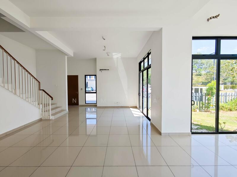 Semi-Detached House for Sale in Setia Alam (Selangor) - N. Melisa - Living Room - PropertyGuru.com.my