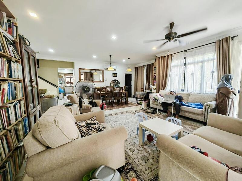 2-storey Terraced House for Sale in Bukit Jelutong (Shah Alam) - NORFADILAH ZAINUDDIN - Living Room - PropertyGuru.com.my