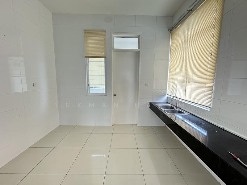 2-storey Terraced House for Rent in Eco Majestic (Semenyih) - Lukman Hakim - Kitchen - PropertyGuru.com.my