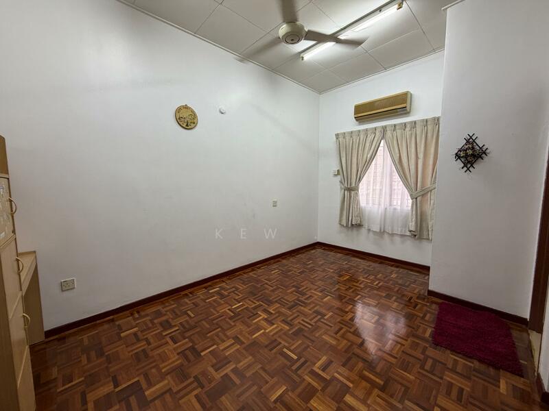 Jalan SL4 untuk Untuk Dijual - RM 750,000, Mac 2026 - Interior - PropertyGuru.com.my